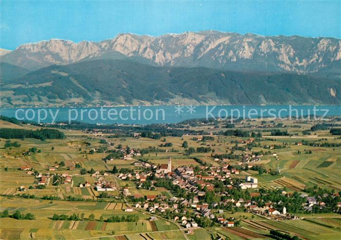 St Georgen Attergau mit Hoellengebirge Fliegeraufnahme