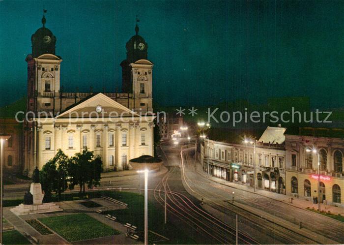 Debrecen Debrezin Kossuth Lajos Platz mit reformierten Kirche Denkmal Nachtaufna
