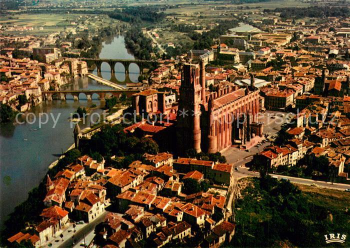 Albi Tarn La basilique Sainte Cecile et les ponts sur le Tarn Vue aerienne