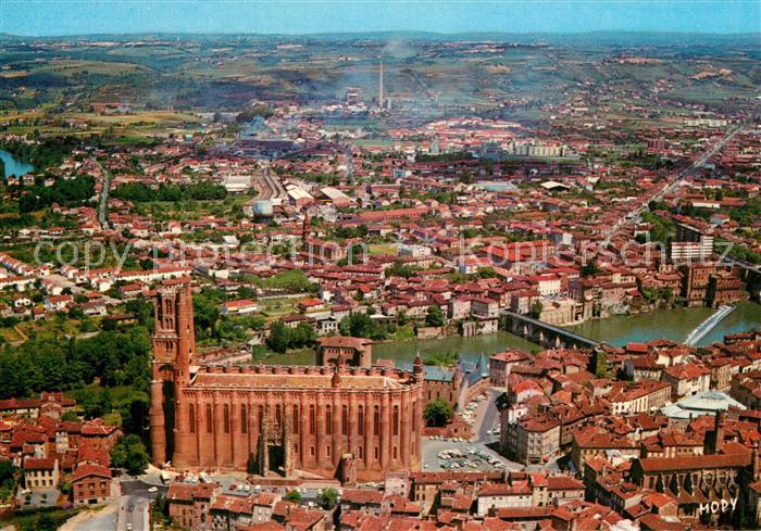 Albi Tarn La Basilique Sainte Cecile dont le donjon Le Palais de la Berbie et Le