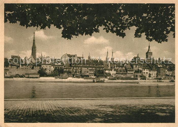 Wuerzburg Altstadtblick mit Main