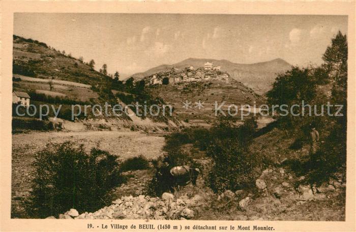 Beuil Village se détachant sur le Mont Monnier