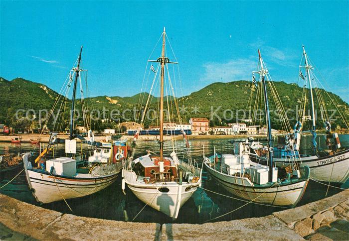 Benitses Fischerhafen Fischerboote