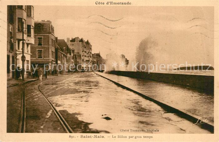 Saint-Malo 35 Le Sillon par gros temps