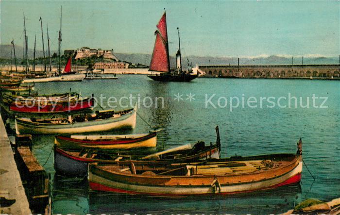 Antibes Alpes Maritimes Port Fort Carré au fond Chaîne des Alpe