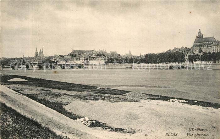 Blois 41 Vue Generale Bords de la Loire Pont Cathedrale Saint Louis