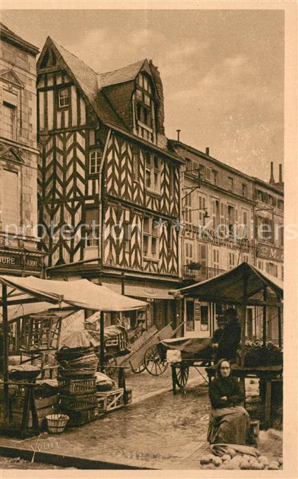 La Rochelle Charente-Maritime Vieille Maison sur la Place du Marché