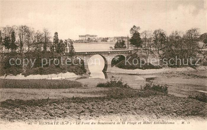 Hendaye Pyrenees Atlantiques Pont du Boulevard de la plage Hôtel Esk