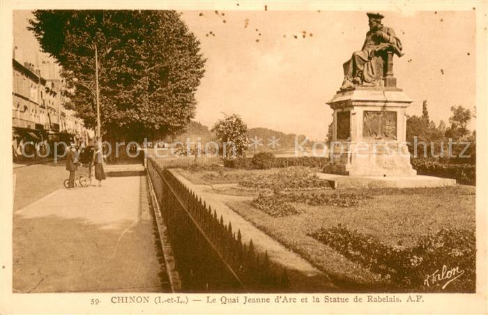 Chinon Indre et Loire Le Quai Jeanne d’Arc et la Statue de Ra