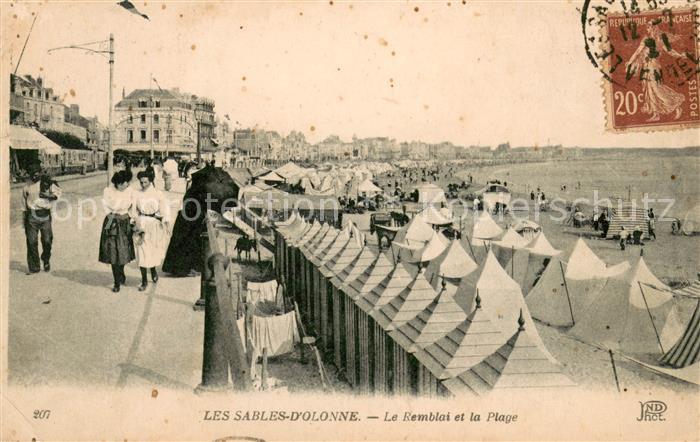 Les Sables-d Olonne Le Remblai et la Plage