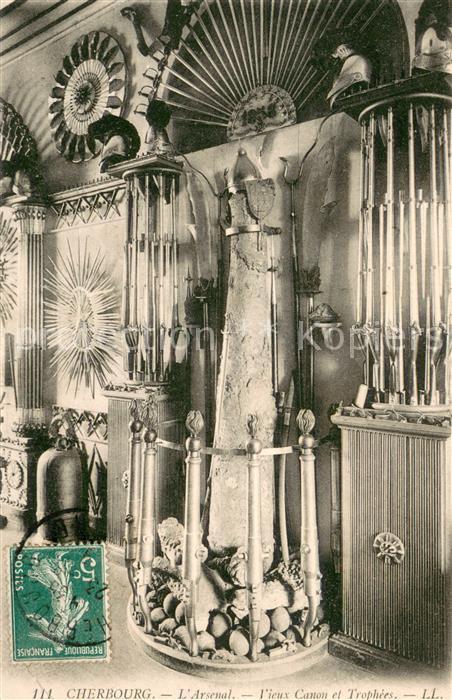 Cherbourg Arsenal Vieux Canon et Trophees