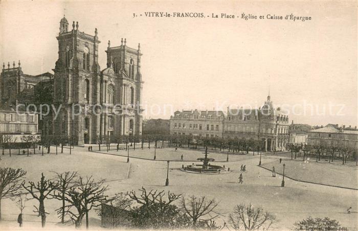 Vitry-le-Francois La Place Eglise et Caisse d’Epargne