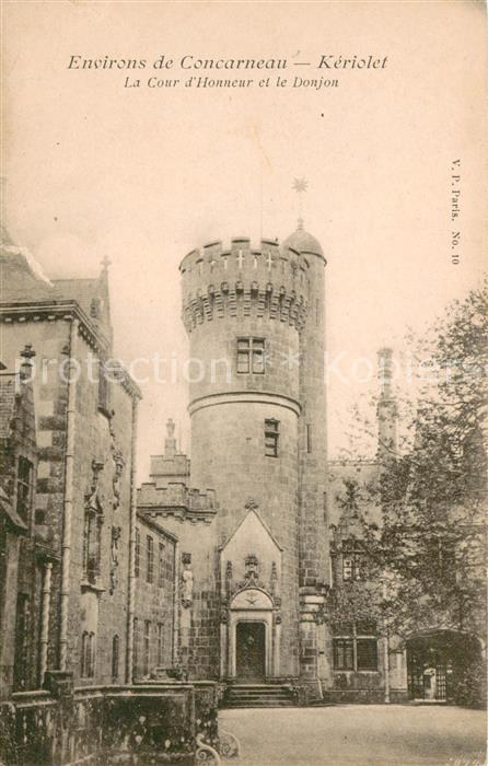 Concarneau Finistere La Cour d’Honneur et le Donjon