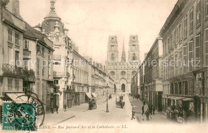 Orleans Loiret Rue Jeanne d’Arc et la Cathedrale