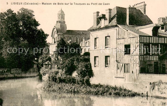 Lisieux Maison de Bois sur la Touques au Pont d
