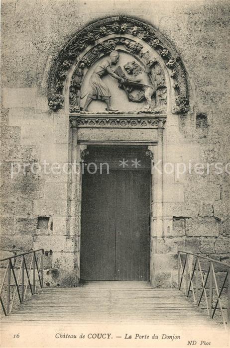 Coucy-le-Chateau-Auffrique Porte du Donjon du Chateau