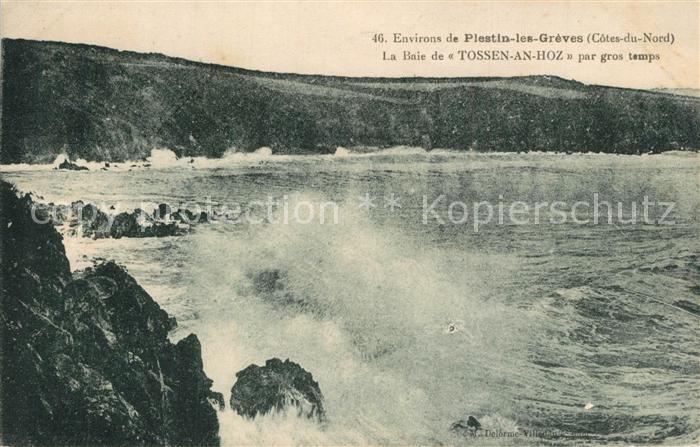 Plestin-les-Greves La Baie de Tossen an Holz par gros temp