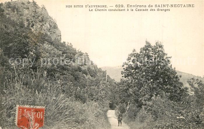 Saint-Nectaire Puy de Dome Chemin conduisant a la Cascade des Granges