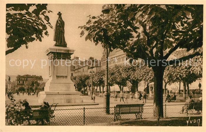 Clermont Ferrand Puy de Dome Place de Jaude et Statue de Desaix