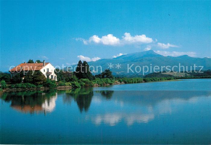 Saint-Jean-de-Luz Reflets de la Rhune dans la Nive