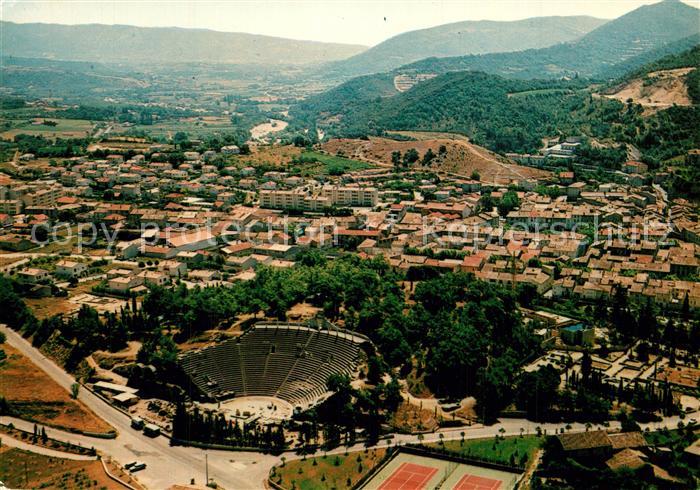 Vaison-la-Romaine Vaucluse En avion au dessus de la ville Théâtre Antique
