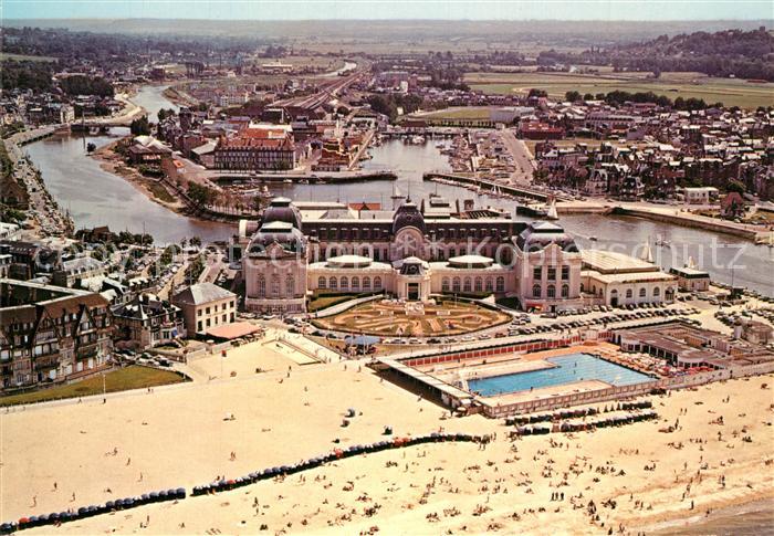 Trouville-Deauville Casino et piscine vue aérienne