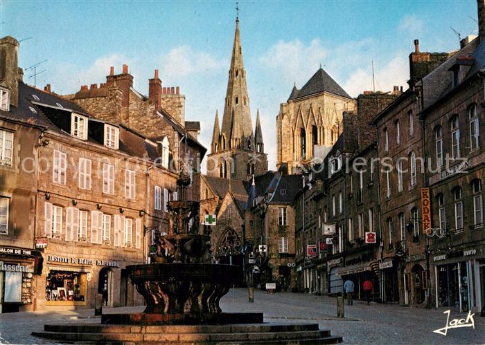 Guingamp Basilique Notre Dame de Bon Secours et la fontaine de la Plomée