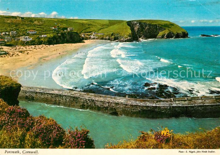 Portreath Kuestenpanorama Kuestendorf Strand