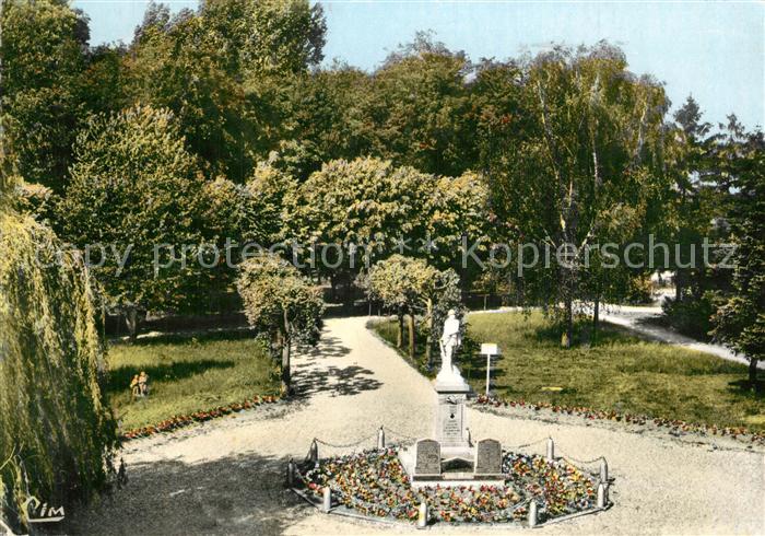 Jarny Monument aux Morts et Square Toussant