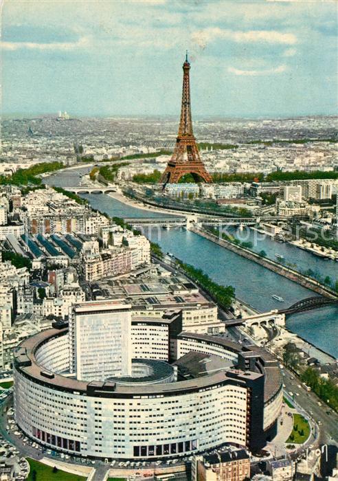 Paris Fliegeraufnahme Maison de la Radio Seine et Tour Eiffel
