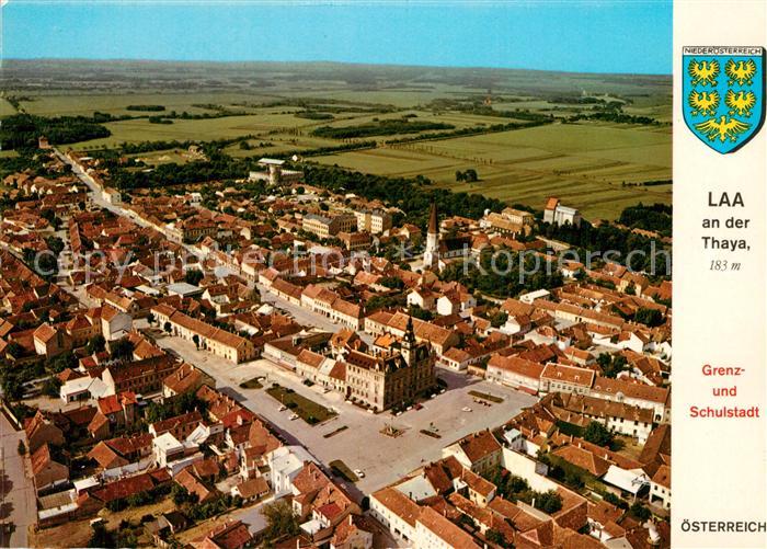Laa Thaya Fliegeraufnahme Stadtmauer Wasserburg Pfarrhof