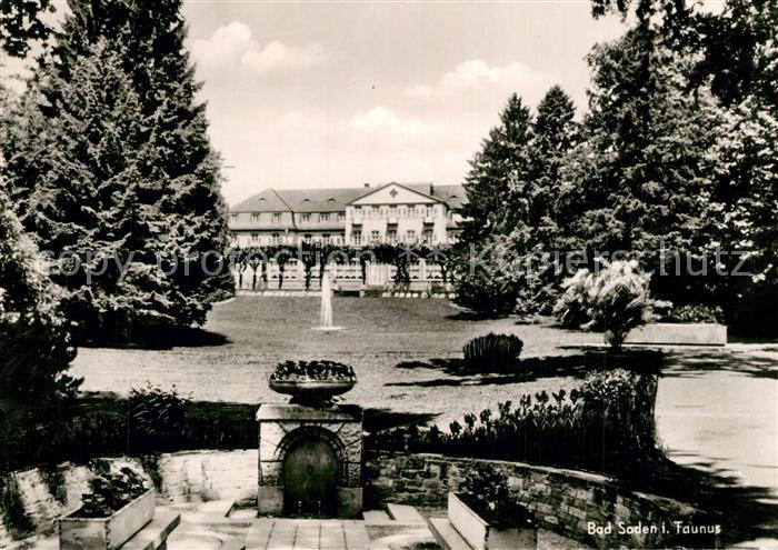 Bad Soden Taunus Partie im Kurgarten mit Kurhaus