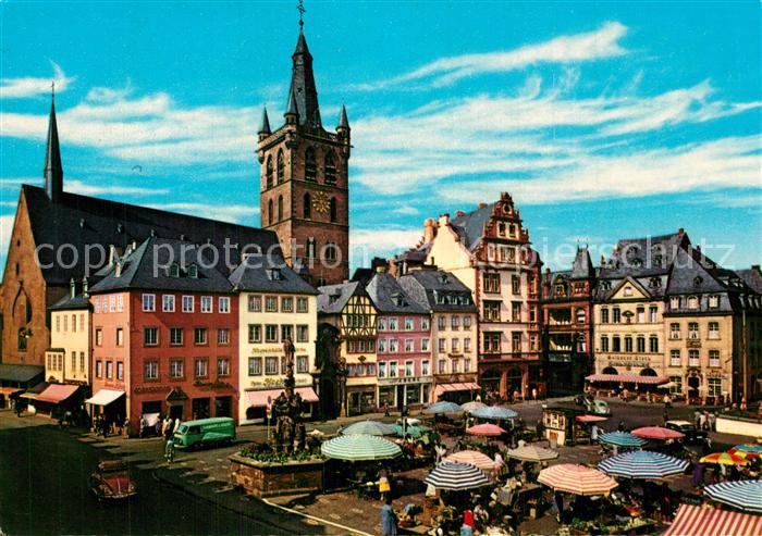 Trier Hauptmarkt mit Petrusbrunnen und St Gangolph