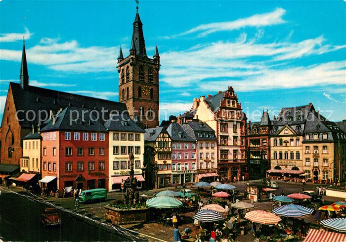 Trier Hauptmarkt mit Petrusbrunnen und St Gangolph