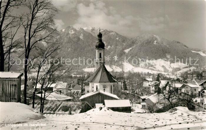 Lenggries Ortsansicht mit Kirche Winterpanorama