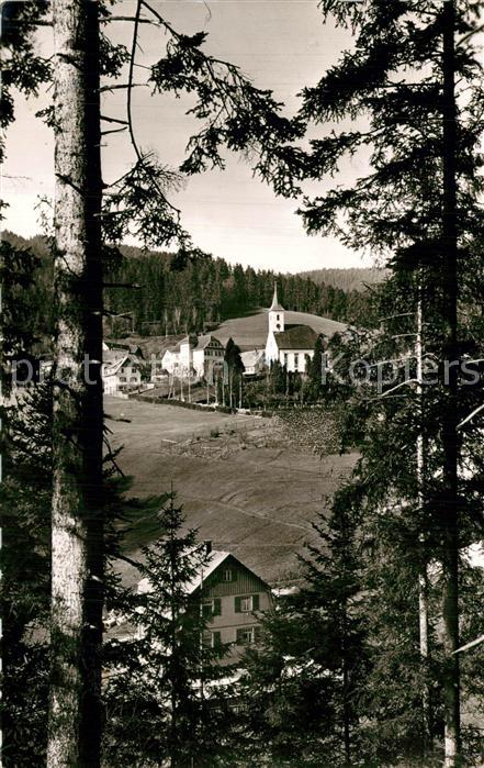 Schoenmuenzach Kurhotel Im Sonnenwinkel Blick zur Kirche