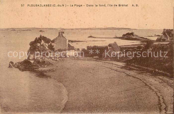 Ploubazlanec La Plage Dans le fond l’Ile de Brehat