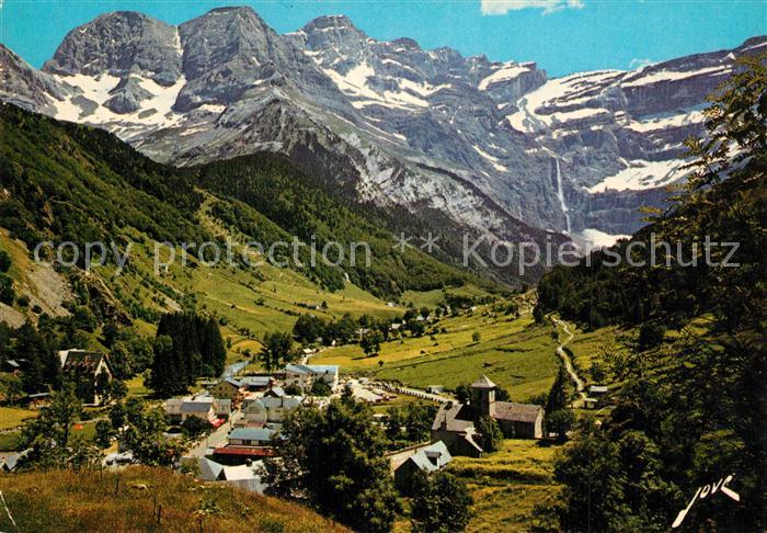 Gavarnie Hautes-Pyrenees Vue Generale du village et le Cirque