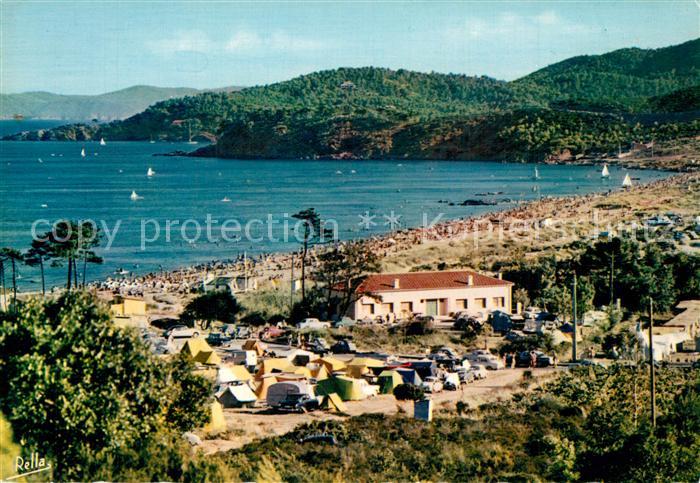 Bormes-les-Mimosas Plage de La Faviere au fond Cap Benat Ile de Port Cros