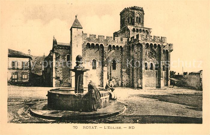 Royat Puy de Dome Eglise Fontaine