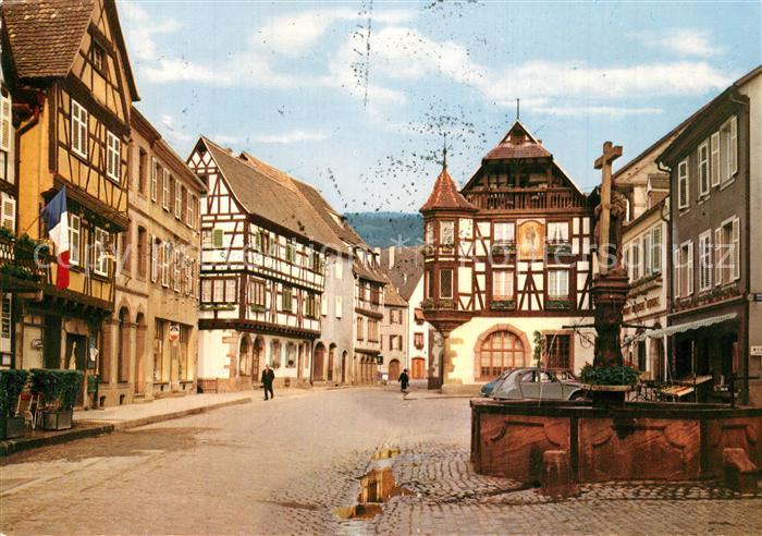 Kaysersberg Haut Rhin Place de l'Eglise Fontaine de 1531 vieille ville