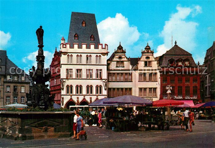 Trier Steipe und Petrusbrunnen