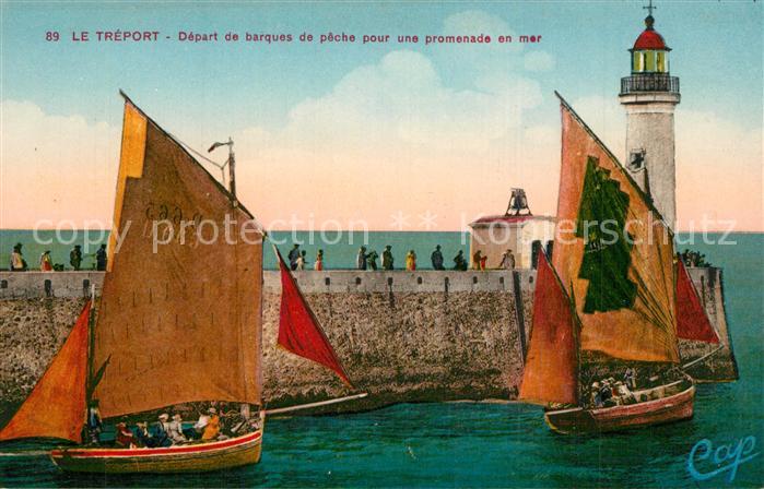Le Treport Depart de barques de peche pour une promenade en mer