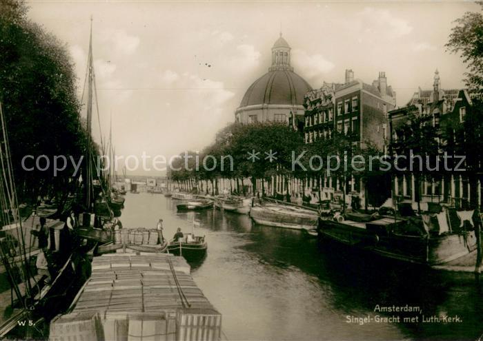 Amsterdam Niederlande Singel Gracht met Luth Kerk