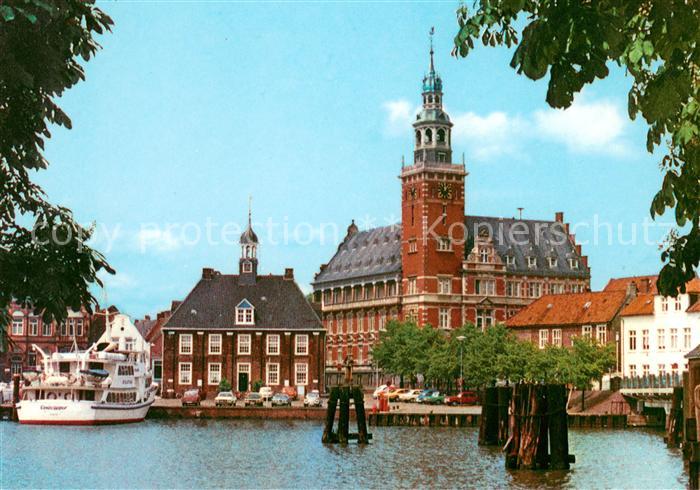 Leer Ostfriesland Hafen mit Rathaus