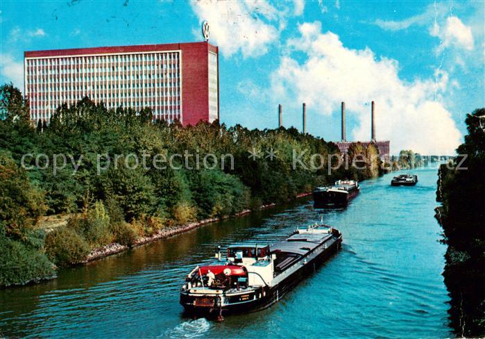 Wolfsburg VW Verwaltungsgebaeude mit Mittellandkanal