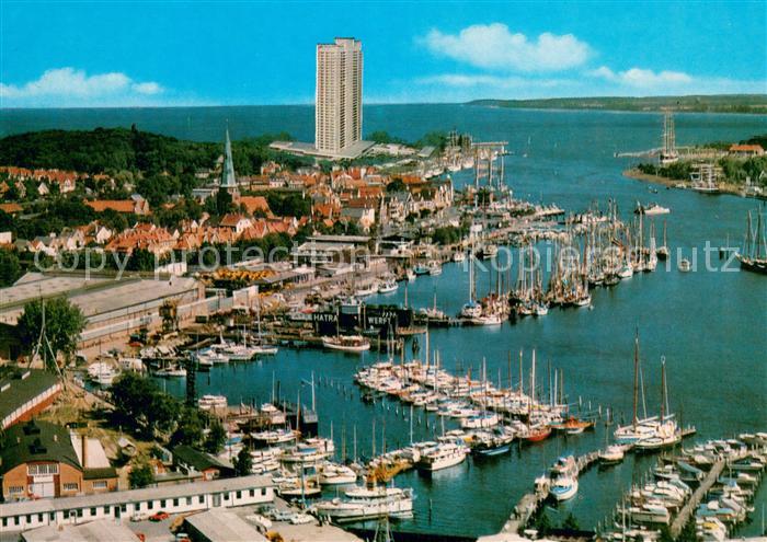 Travemuende Ostseebad Hafen Fliegeraufnahme