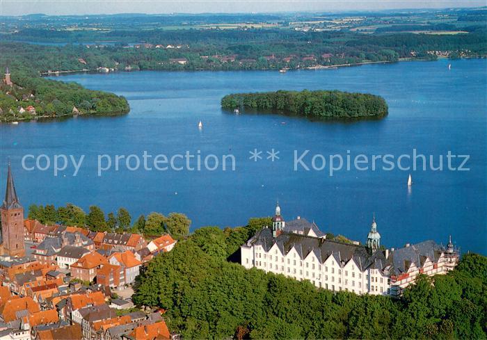 Ploen See Fliegeraufnahme mit Schloss