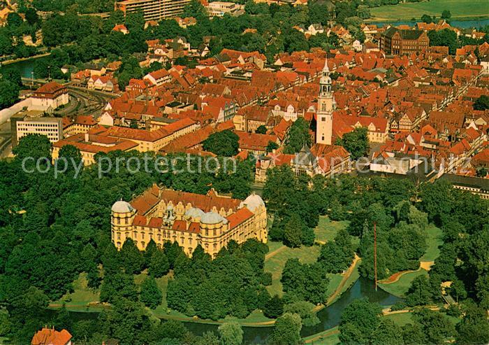 Celle Niedersachsen Fliegeraufnahme mit Schloss und Stadtzentrum