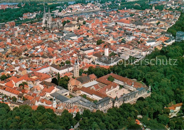 Regensburg Fliegeraufnahme mit Fuerstenschloss von Thurn und Taxis und Basilika